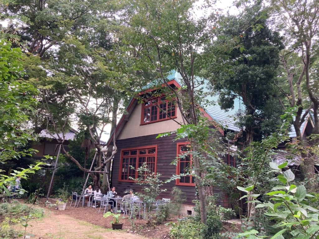 広いお庭と昭和初期に建築された洋館・和館が『カフェおきもと』に。10月4日オープンしました！